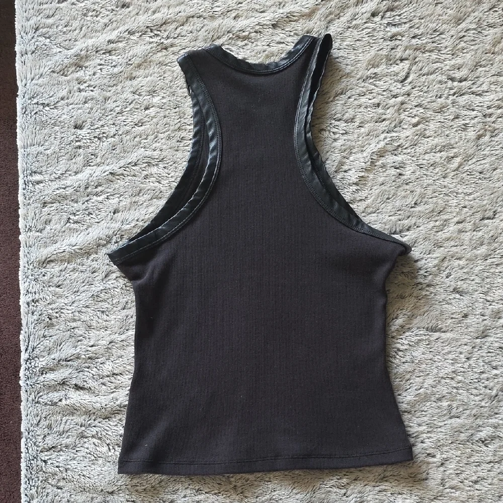PILCRO Black Ribbed Tank with Faux-Leather Trim. Size Small - Picture 3 of 6